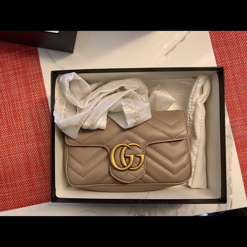 GG Marmont Matelasse  SuperMini Chain Camera Bag